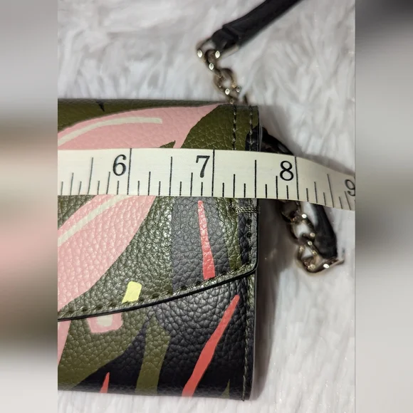Kate Spade Eva Modern Feather Wallet On A Chain Green Multi EUC - Picture 11 of 12
